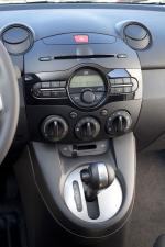 Mazda2 2010 года